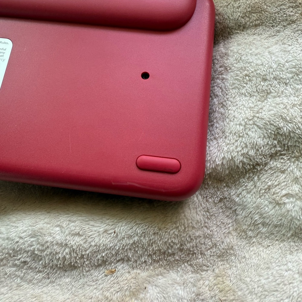 Logitech Red Keyboard - Picture 5 of 5